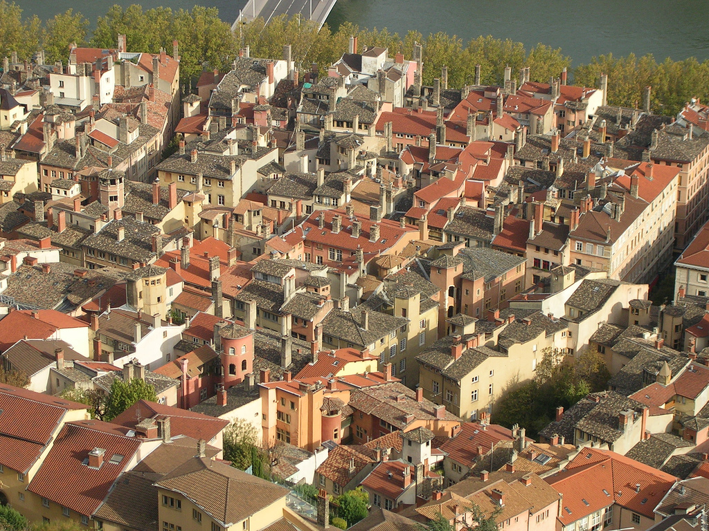 Toits du quartier Saint-Jean dans le Vieux Lyon